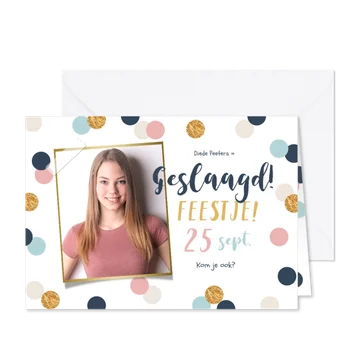 Uitnodiging examenfeest geslaagd confetti goud foto